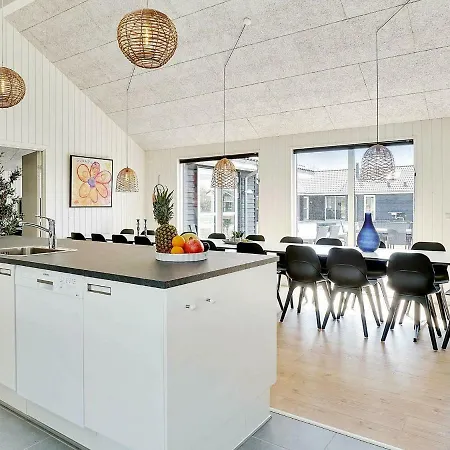 24 Person In * Grenå