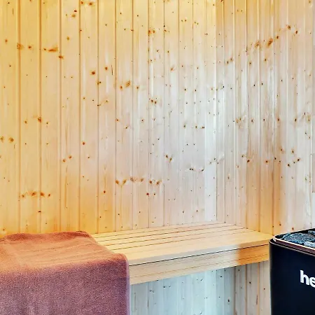 24 Person In * Grenå