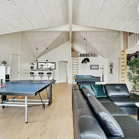 Сasa de vacaciones 24 Person In