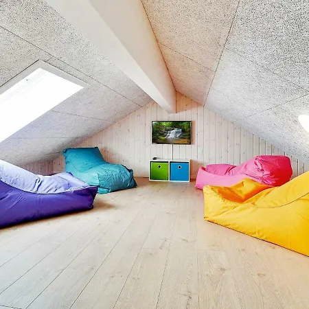 24 Person In * Grenå