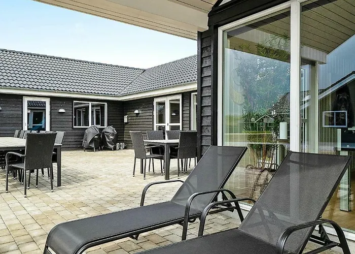 Дом отдыха 24 Person In