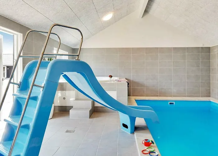 24 Person In Дом отдыха