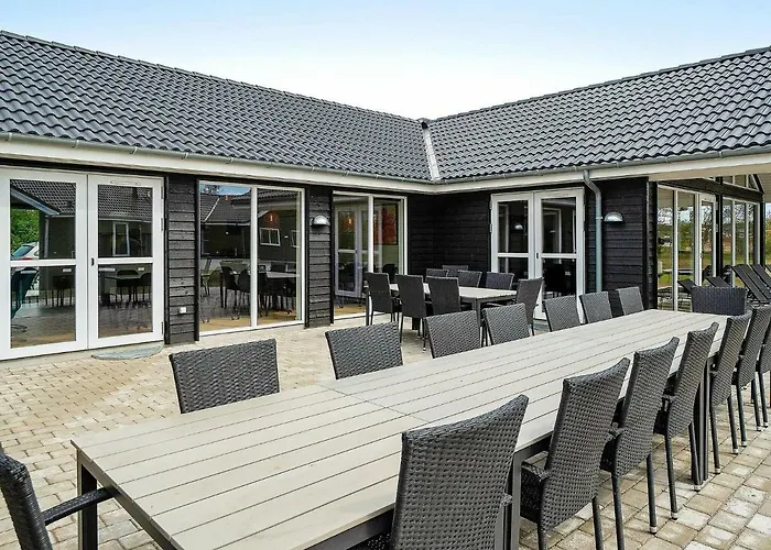 24 Person In Дом отдыха