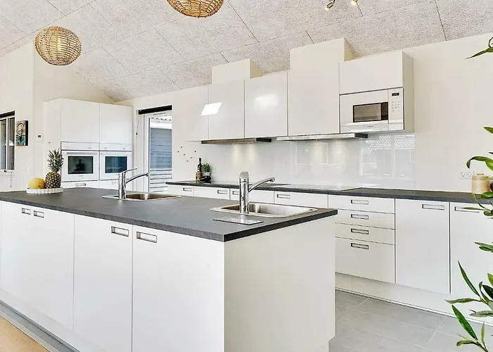 Дом отдыха 24 Person In Грена